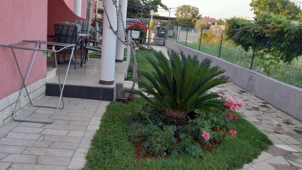 Apartments Dragica Porec Exterior photo
